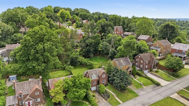 2312 McNary Blvd, Blackridge, PA 15235