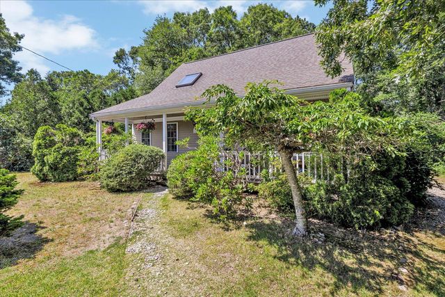 118 Algonquin Avenue, Mashpee, MA 02649