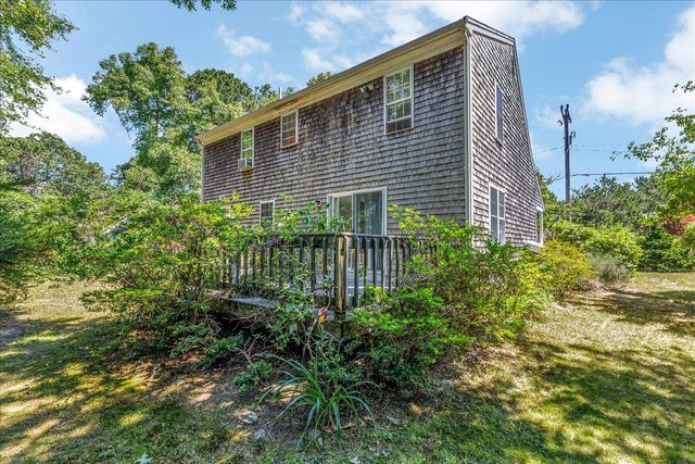 118 Algonquin Avenue, Mashpee, MA 02649