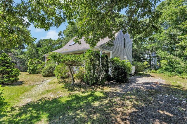 118 Algonquin Avenue, Mashpee, MA 02649
