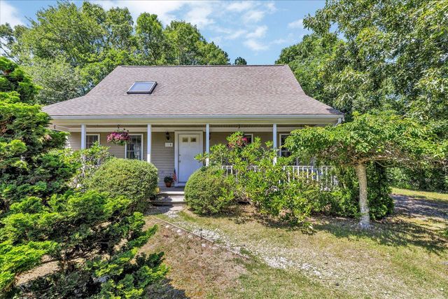 118 Algonquin Avenue, Mashpee, MA 02649