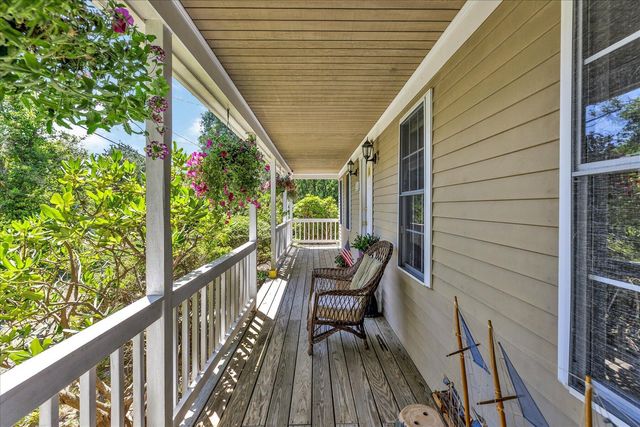 118 Algonquin Avenue, Mashpee, MA 02649