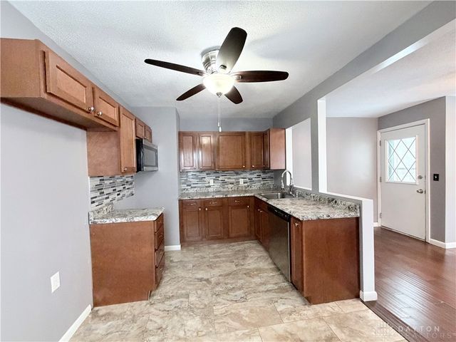 1806 N Sweetbriar Lane, Springfield, OH 45505