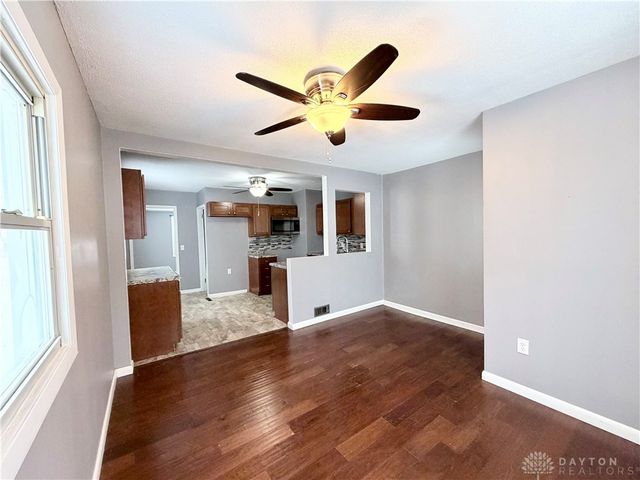 1806 N Sweetbriar Lane, Springfield, OH 45505