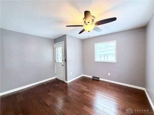 1806 N Sweetbriar Lane, Springfield, OH 45505