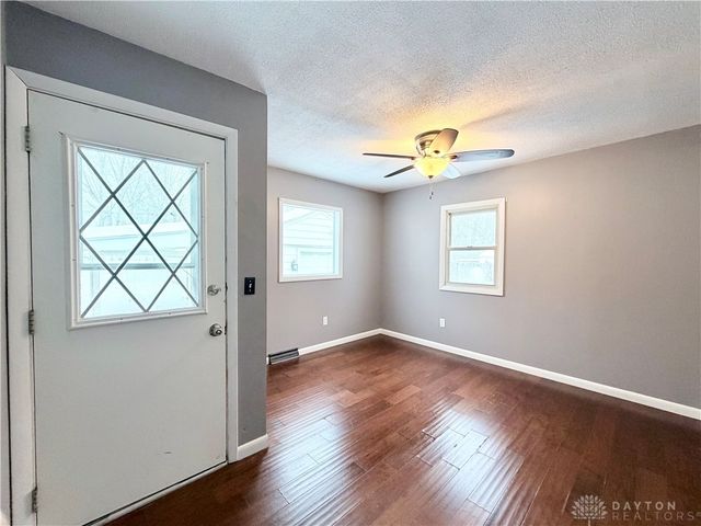 1806 N Sweetbriar Lane, Springfield, OH 45505