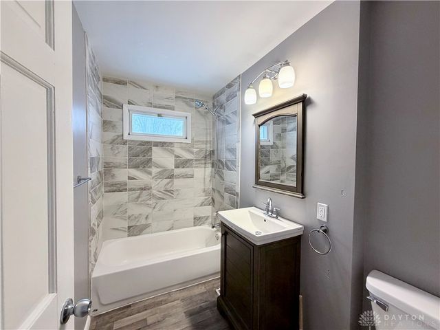 1806 N Sweetbriar Lane, Springfield, OH 45505