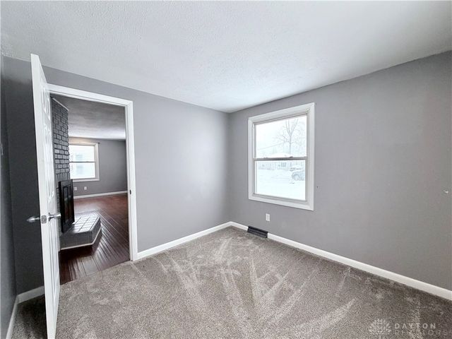 1806 N Sweetbriar Lane, Springfield, OH 45505