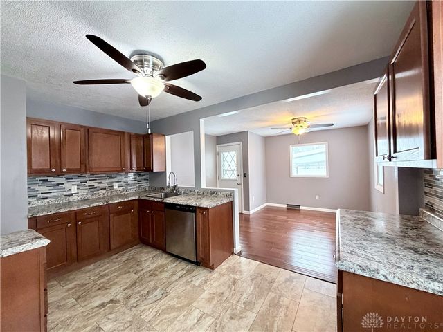 1806 N Sweetbriar Lane, Springfield, OH 45505