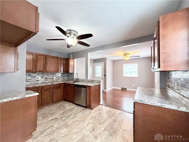 1806 N Sweetbriar Lane, Springfield, OH 45505