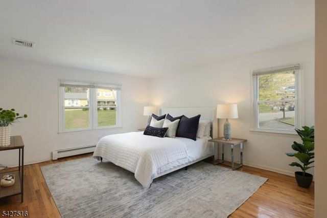 42 Ash Ln, Randolph Twp., NJ 07869