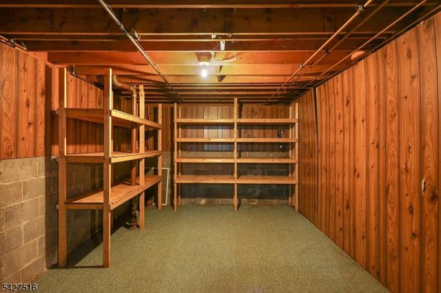 42 Ash Ln, Randolph Twp., NJ 07869