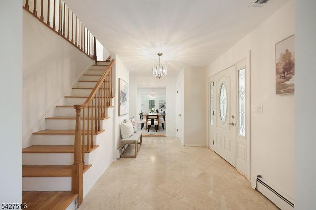 42 Ash Ln, Randolph Twp., NJ 07869