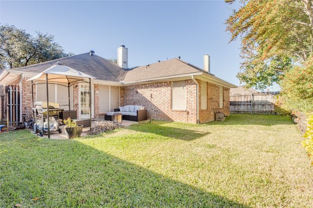 2221 Tiffany Glenn Court, Bedford, TX 76021