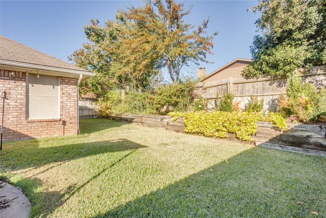 2221 Tiffany Glenn Court, Bedford, TX 76021