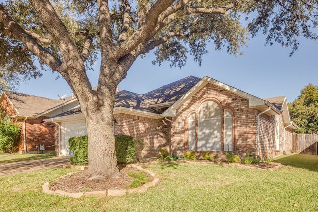 2221 Tiffany Glenn Court, Bedford, TX 76021