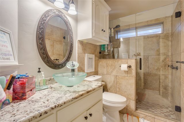 2221 Tiffany Glenn Court, Bedford, TX 76021