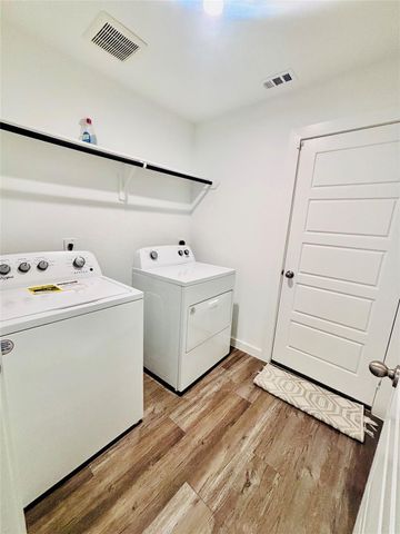 1119 Fringed Bluestar Drive, Rosharon, TX 77583