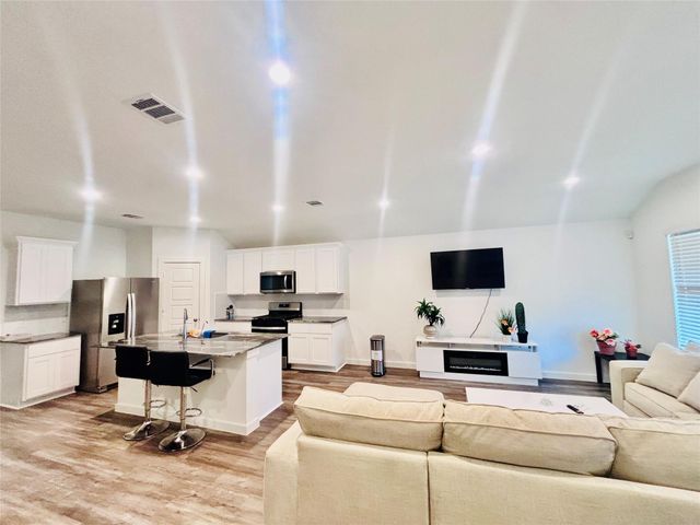 1119 Fringed Bluestar Drive, Rosharon, TX 77583