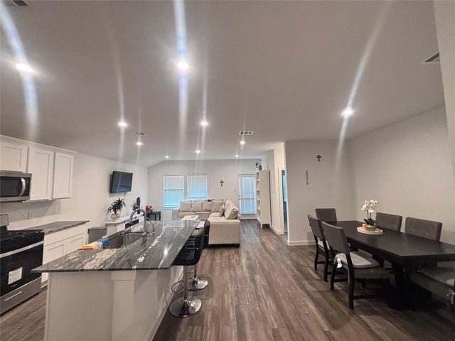 1119 Fringed Bluestar Drive, Rosharon, TX 77583