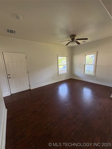 108 N Creek Avenue, Bartlesville, OK 74003