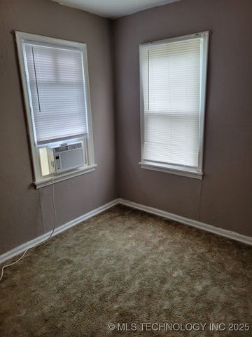 108 N Creek Avenue, Bartlesville, OK 74003