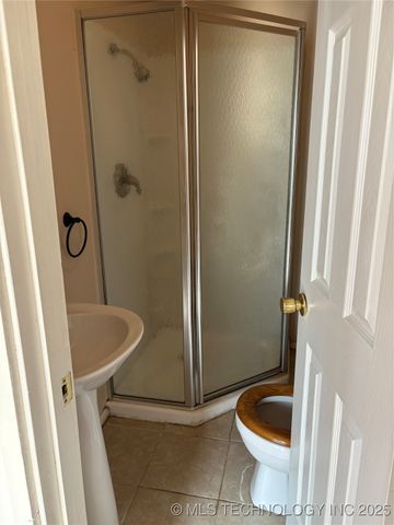 108 N Creek Avenue, Bartlesville, OK 74003