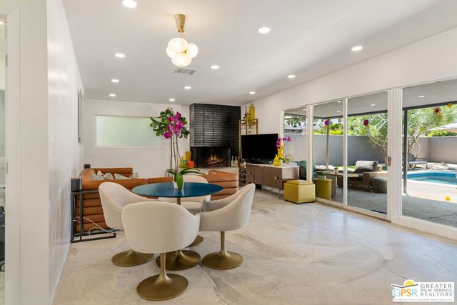 1405 E Tachevah Drive, Palm Springs, CA 92262