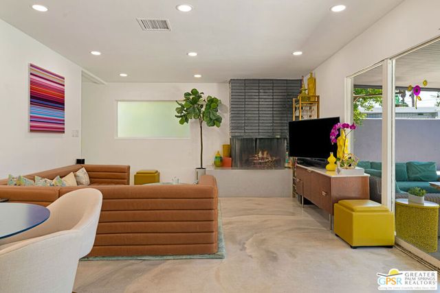 1405 E Tachevah Drive, Palm Springs, CA 92262