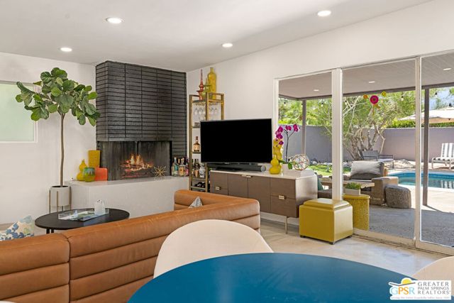 1405 E Tachevah Drive, Palm Springs, CA 92262