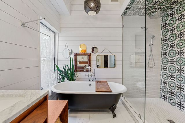 2522 N Springfield Avenue, Chicago, IL 60647