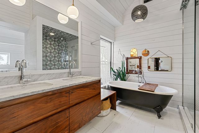 2522 N Springfield Avenue, Chicago, IL 60647