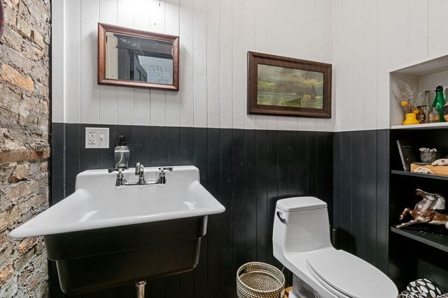 2522 N Springfield Avenue, Chicago, IL 60647