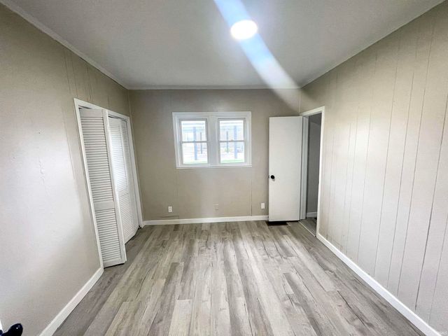 318 W 10th Street, Bicknell, IN 47512