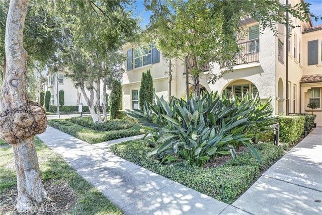 130 Rose Arch, Irvine, CA 92620