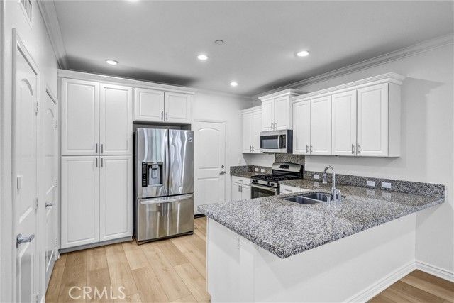 130 Rose Arch, Irvine, CA 92620