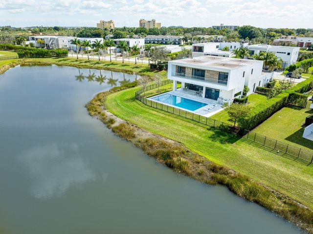 16553 Botaniko Drive S, Weston, FL 33326