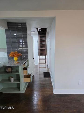 2041 Sherwood Rd Road, Kingsport, TN 37664