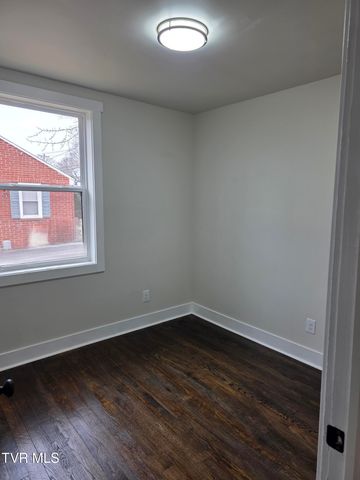 2041 Sherwood Rd Road, Kingsport, TN 37664