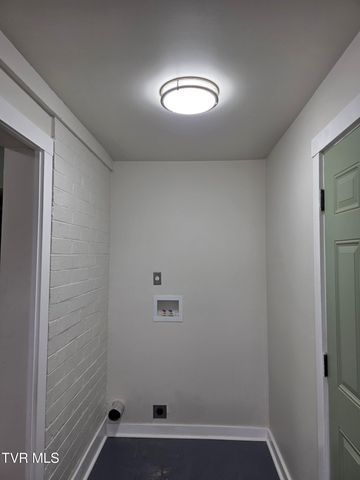 2041 Sherwood Rd Road, Kingsport, TN 37664