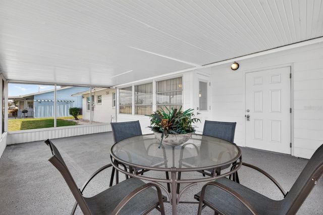 611 FOX HILLS DRIVE, Sun City Center, FL 33573