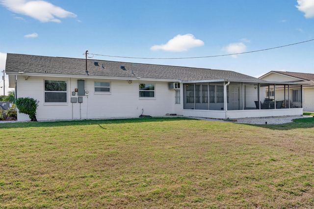 611 FOX HILLS DRIVE, Sun City Center, FL 33573