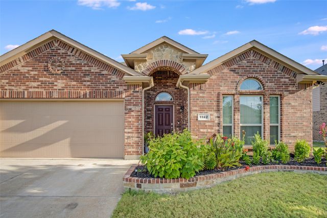 1102 Fairhaven Drive, Glenn Heights, TX 75154