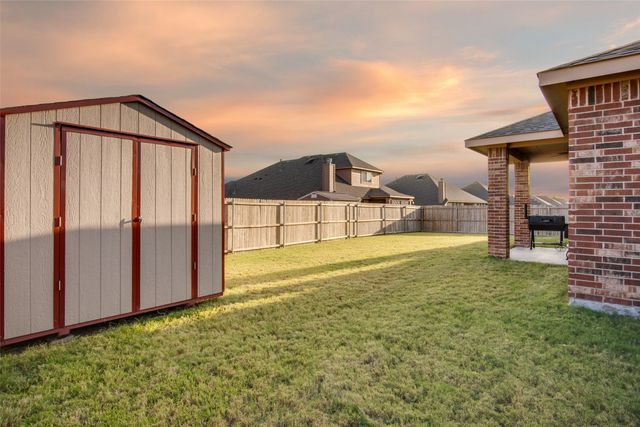 1102 Fairhaven Drive, Glenn Heights, TX 75154