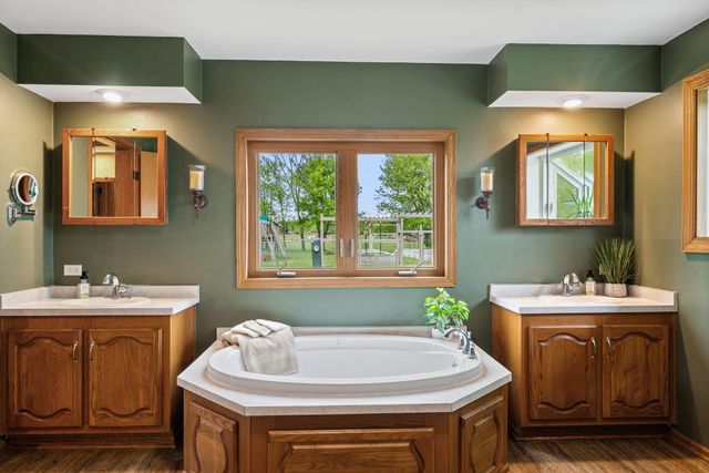 43224 Cedarcrest Trail, Harris, MN 55032