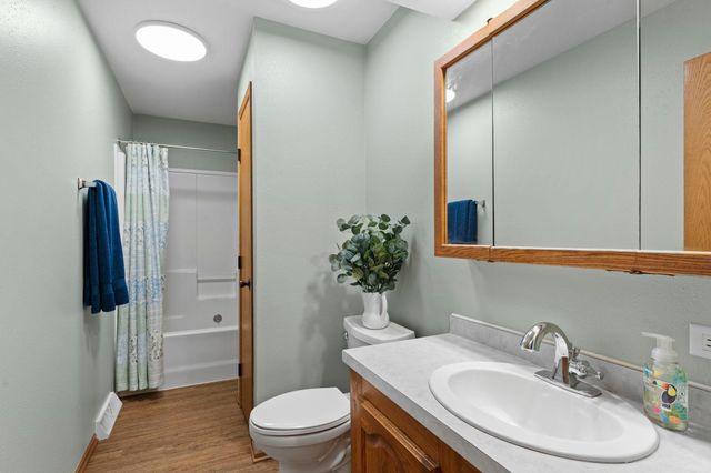 43224 Cedarcrest Trail, Harris, MN 55032