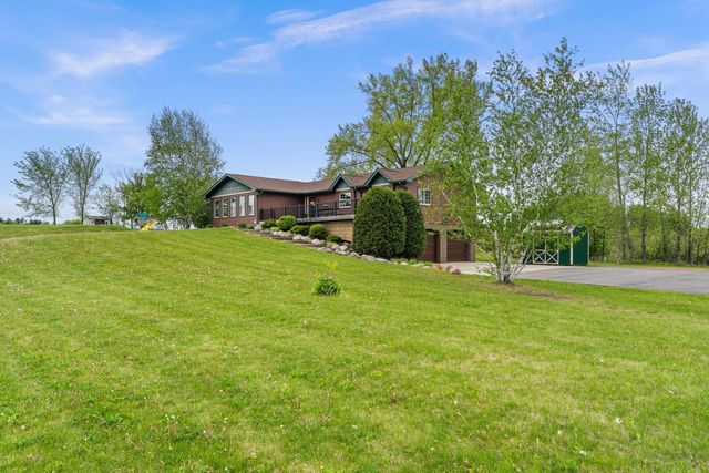 43224 Cedarcrest Trail, Harris, MN 55032