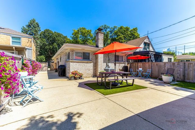 1220 Elliott Street, Park Ridge, IL 60068