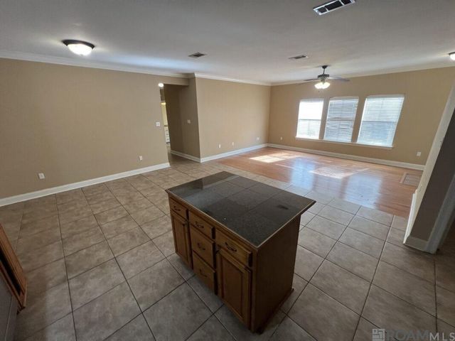 767 Summer Breeze Dr, Baton Rouge, LA 70810