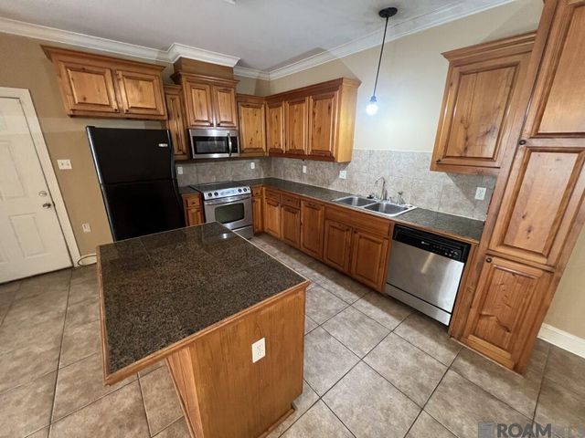 767 Summer Breeze Dr, Baton Rouge, LA 70810